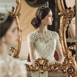 SHOW LISTING ✨🤍✨